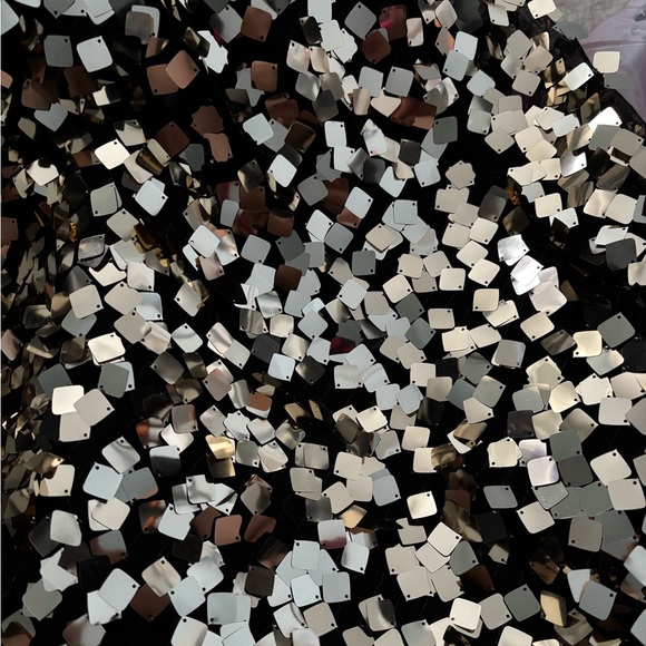 🌟 PLUS Gold Sequin Skirt 🌟 - Picture 7 of 7